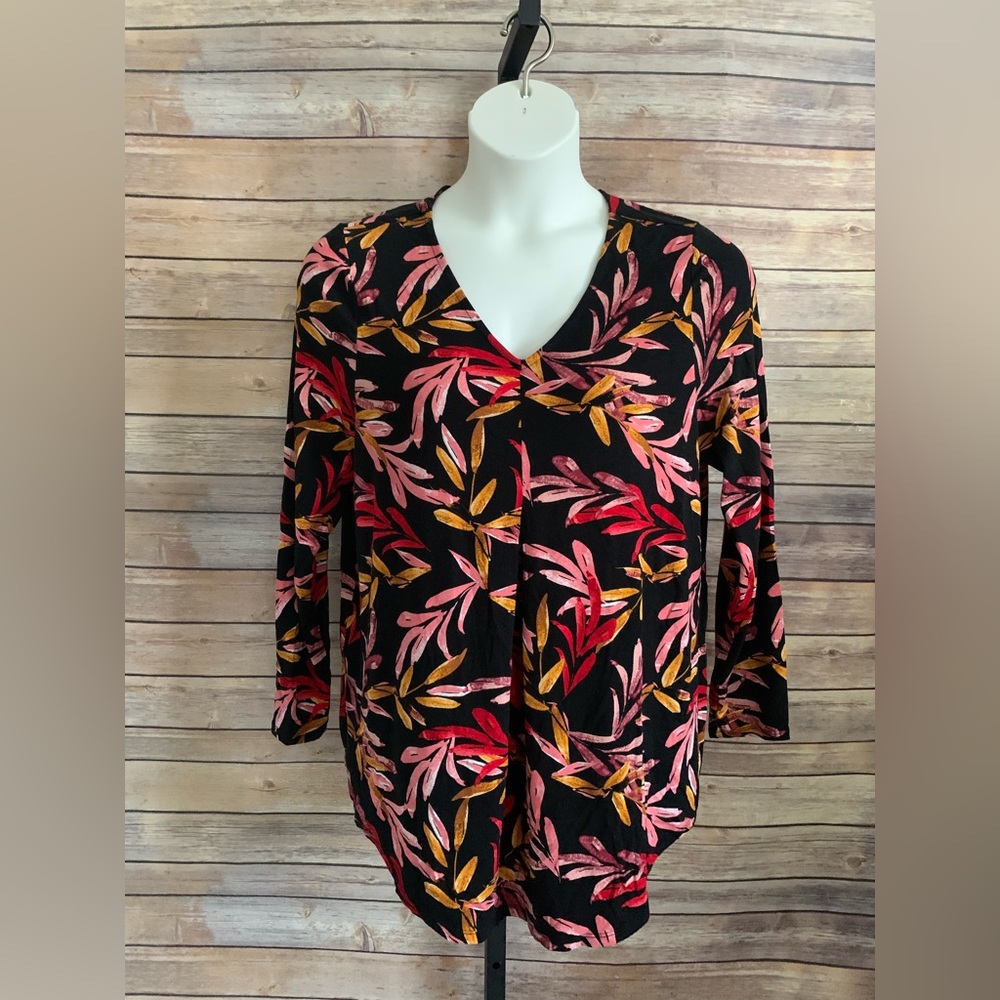 JM Collection - Size Large - Picture 1 of 10